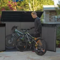 Coffre horizontal en polypropylène aspect bois naturel gris 2020 L « Cortina mega » – Keter