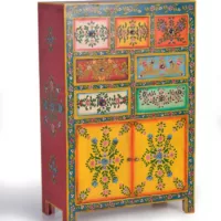 Lexine – Commode en bois de manguier avec détails multicolores peints à la main