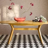 Table à manger oblongue extensible. 160-200cm 4-8 personnes mdf et placage chêne. Couleur naturelle