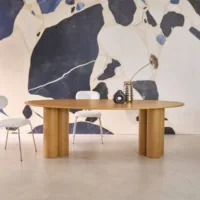 Table à manger ovale bois d&rsquo;hévéa et placage chêne naturel 8 places 220cm – leonore